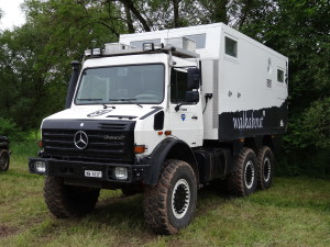Abenteuer_Allrad_2013_-_Unimog_437_U4000_6x6_RV_Unicat_MD52h